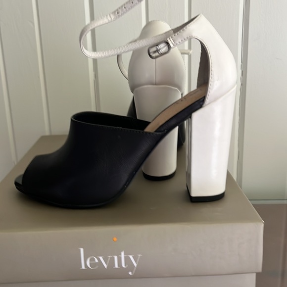 New Black & White Levity shoes - Picture 3 of 8